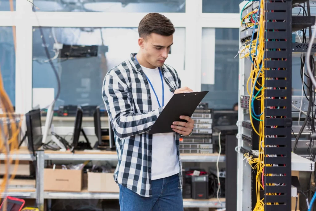 Técnico en Computación en TECOMSER