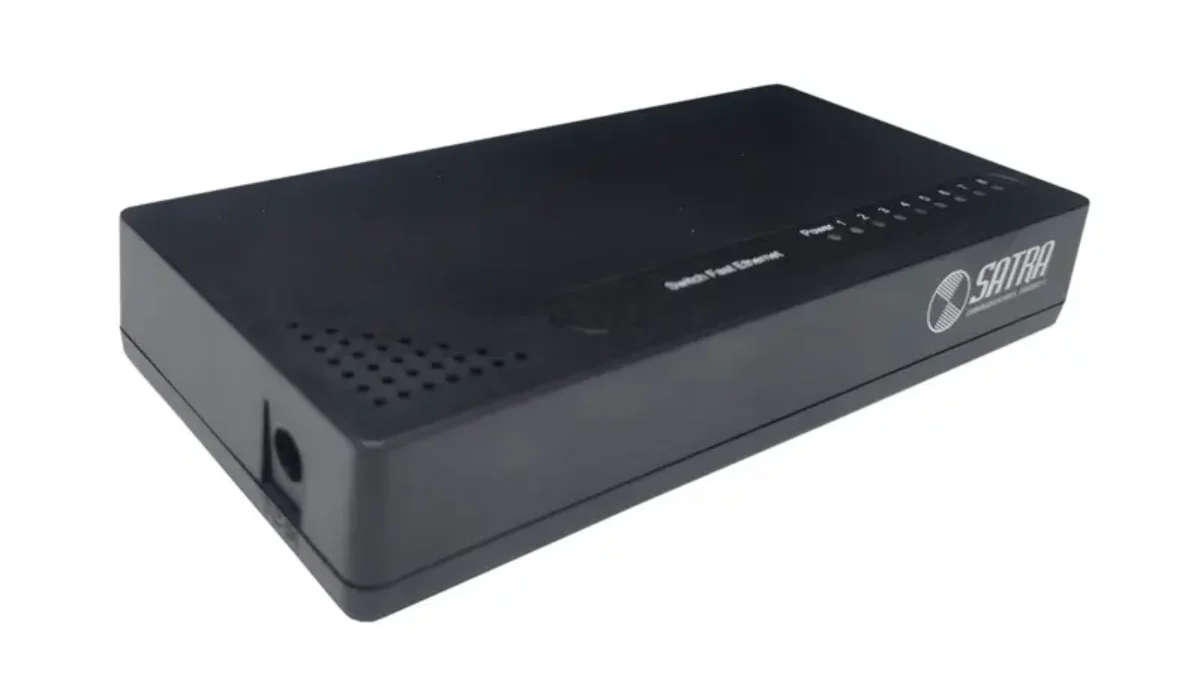 Switch 8 Puertos 10/100 Mbps Desktop Satra SA-S0108